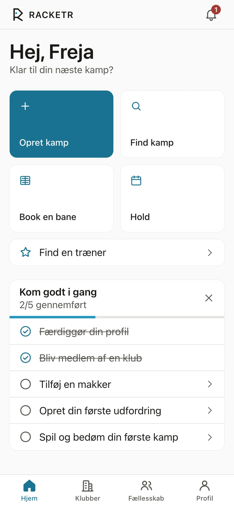 Hjem: opret eller find en kamp, book en bane, ventende invitationer